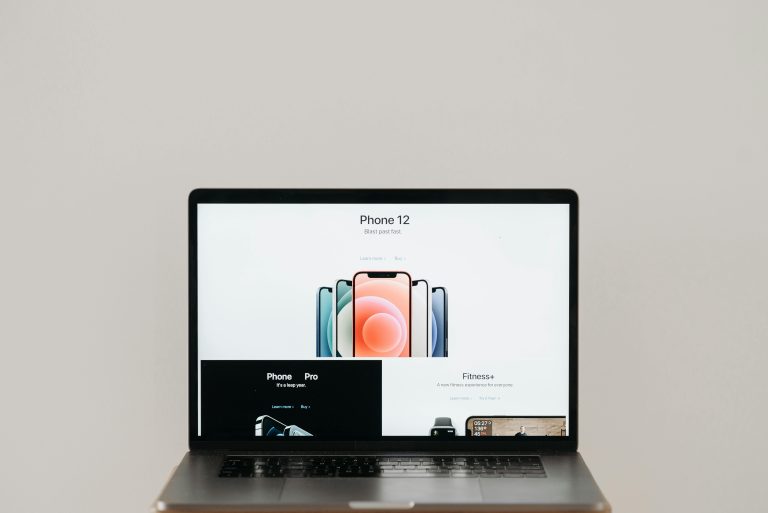 Apple vs. Samsung: Which Brand Dominates the Smartphone Market in 2024?